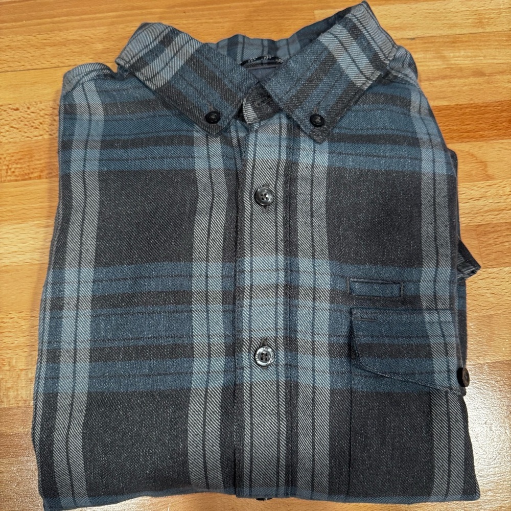 The North Face Men's Plaid Shirt‎ - Gray and Blue. Large